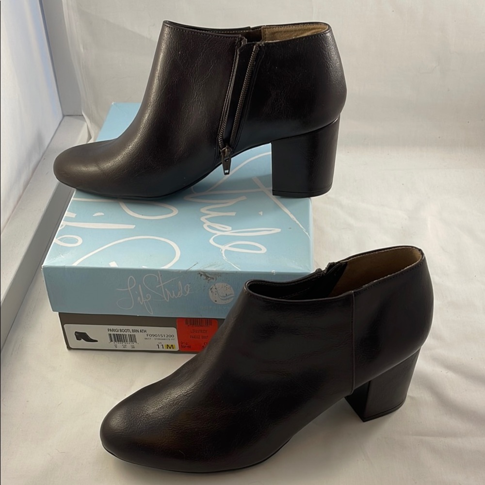 Life Stride Women's Brown Ankle Boots